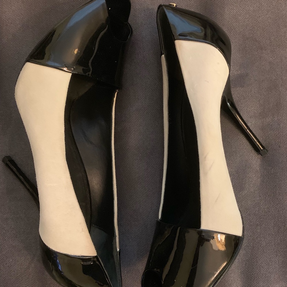 Authentic Gucci Pumps - Picture 2 of 8